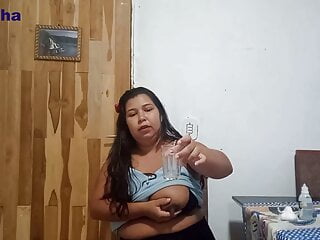 Hen Gnilinha extracts breast milk from her big tits