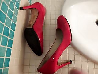 Creaming neigbour&#039;s red salon heels