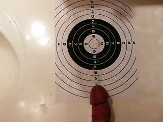 Shooting huge cumshot on target 