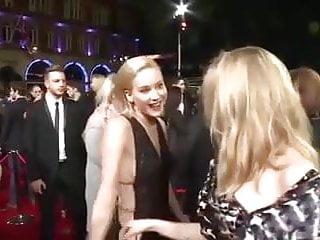 Jennifer Lawrence and natalie dormer kiss 
