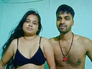 Newly married sexy and cute Indian couple ki homemade chudai 
