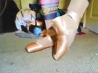 ballet pointe shoes
