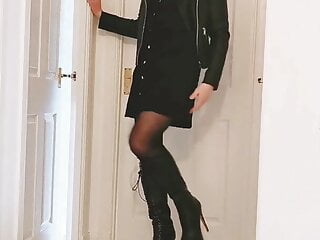Crossdresser Suzee0 showing off sissy knickers kinky boots