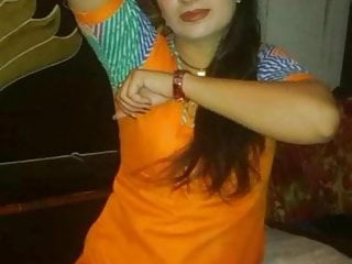 Hot lahori girl...