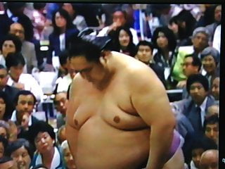 the biggest belly sumo wrestler Onokuni 1