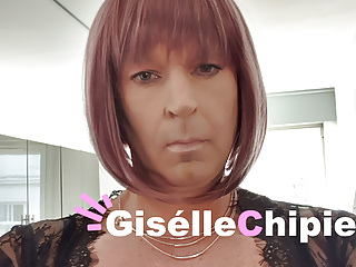 Mistress Giselle Chipie jerks off for you, my slaves!