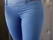 Milf in tight Jeans 3