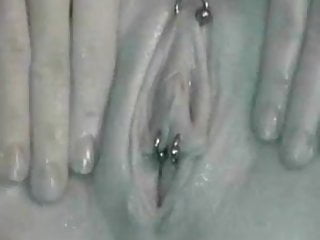 German Pierced Pussy Fingering - Bild 7
