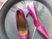 Aunt's pink shoes pissed on