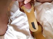 Cumshot in sexy shoes 02