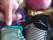 powerful cumshot on my bras (+ slow motion)