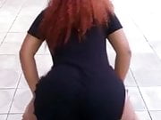 Pretty ass mixed girl twerking 1