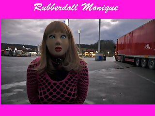RUBBERDOLL MONIQUE – As a bimbo doll at a parking lot