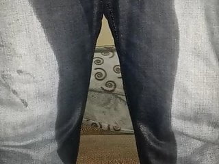 Young Boy Piss In Jeans