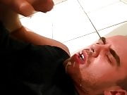 Cumming on his own face