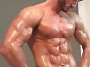 Oiled Muscle shows off - NO SOUND