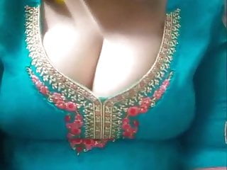 Dressed, Big Boobs Showing, Aunty Showing Boobs, Desi Boobs