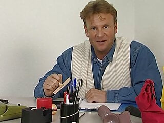 Arzthelferin geht zum Casting weil Sie Geld braucht - Bild 2