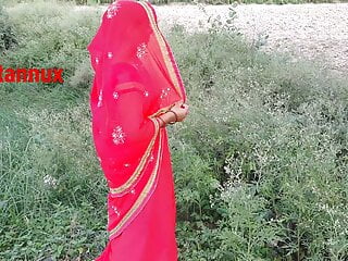 Sona bhabhi outdoor fucking pussy doggystyle sex &ndash; Village girl