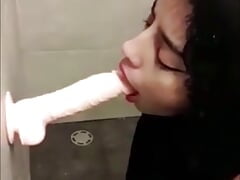 Arab deepthroating gets milk in her mouth