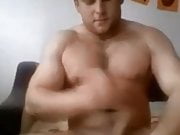 Sexy muscular dude wanking hard