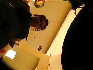 Du liegst in der Umkleidekabine - Bild 10