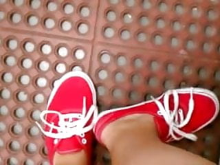 FF24 Sweaty feet in red vans