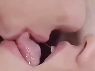 Frunch kiss amazing video