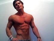 Jeff Seid Flexing