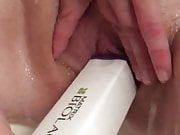 Wife shaving pussy