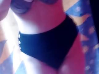 Essayage de bikinis version video...