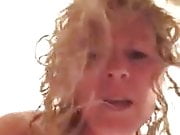 MILF MAKES SELFIE VIDEO IN DOGGY STYLE